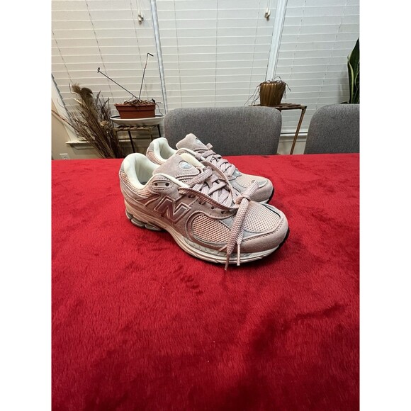 New Balance 2002R Pink Sand White ML2002R4 Youth Size 4 - Picture 11 of 13